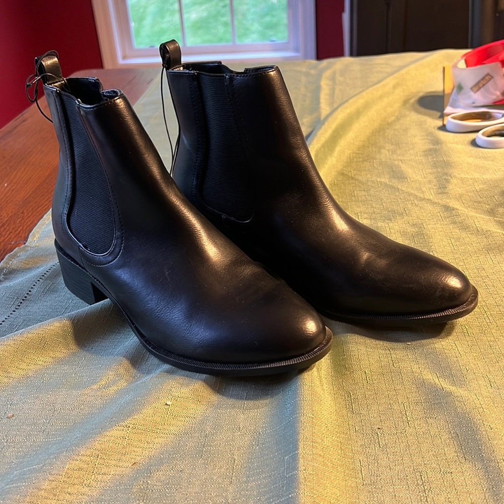 Womens forever 21 black vegan boots size 7.5